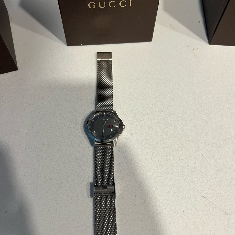 Gucci Silver and Gray Men's Watch - Picture 3 of 3
